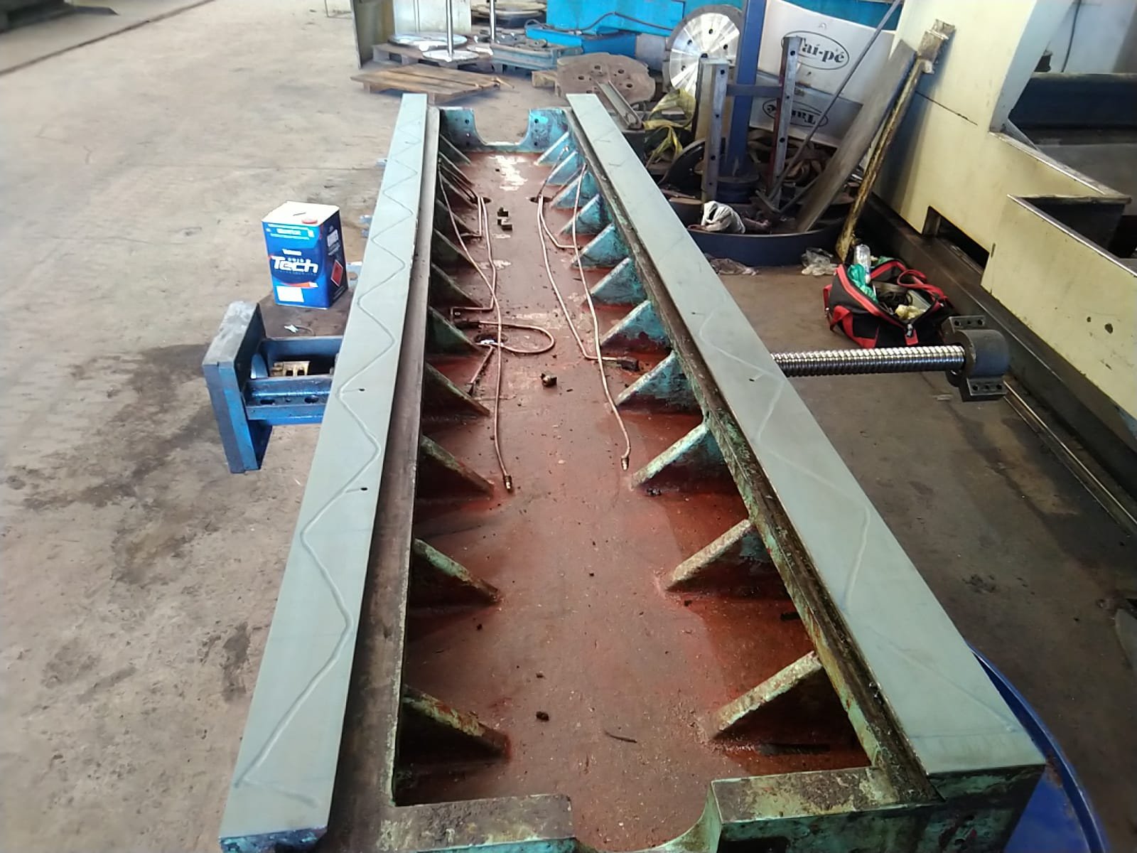 Equipamento industrial CNC